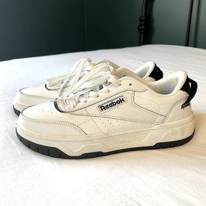 Reebok Sneakers